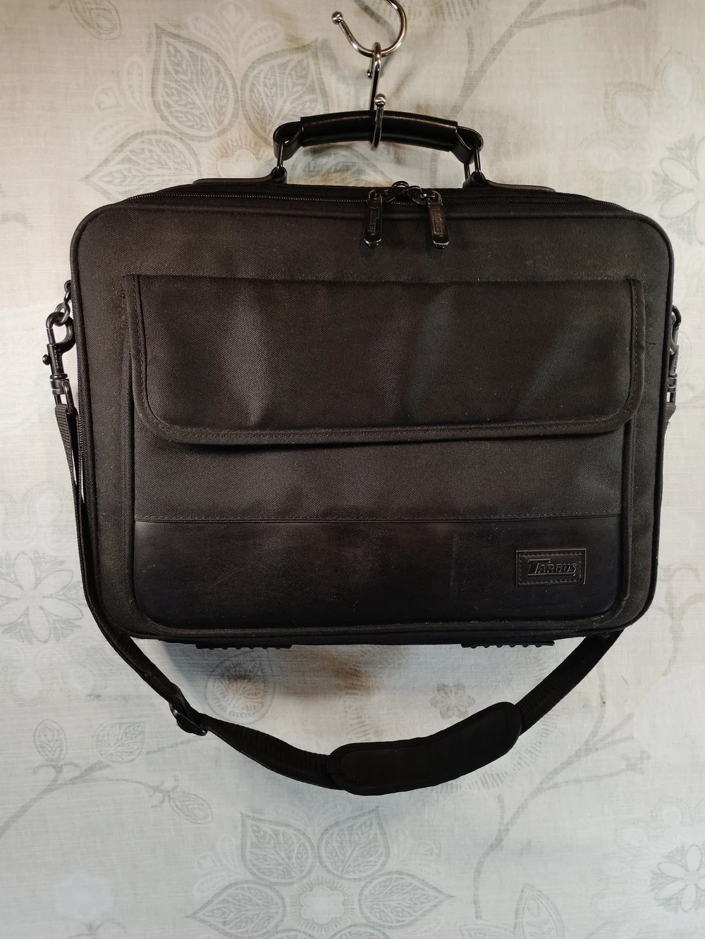 Targus Black Men's Laptop/Messenger /Briefcase Bag